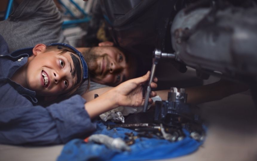 Why It’s Important To Teach Your Kids About Car Repairs