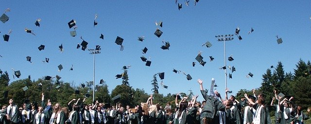 Graduation Invitation: What To Include?