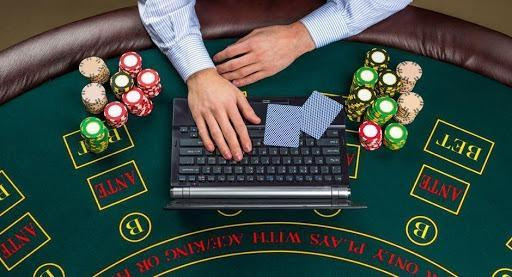 Top 5 Advantages Of Poker With A Live Dealer