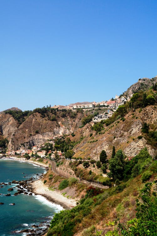 Sicily: The Ultimate Destination to stay in a Villa and enjoy the Beautiful Local Landscapes