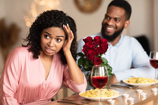 7 Relationship Red Flags in The First Date