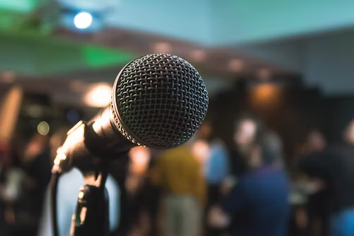 8 Ways On How to Overcome Your Fear of Public Speaking